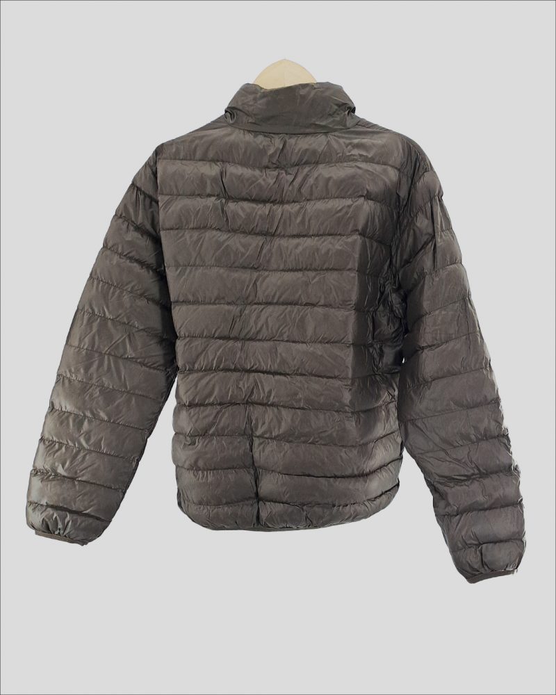 Campera tipo Uniqlo Rochas de Hombre Talle M